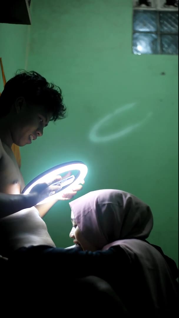 Mnf crtt Pasutri Hijab (10)